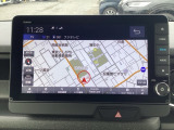 ナビゲーションは9インチホンダコネクトナビ(LXU-242NBi)が装着されております。AM、FM、CD、DVD再生、USB、音楽録音再生、フルセグTV、Bluetoothがご使用いただけます。