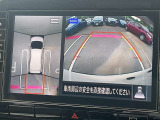 【アラウンドビューモニター】車両周辺をモニターで確認できて、駐車が苦手な人でもスムーズに駐車できます