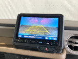 【バックカメラ】リバースにするだけで映ります、後方の安全確認や、狭い駐車場での車庫入れ、雨の日や夜間など視界の悪い時に便利です!安全にバックする為には欠かせない装備です。