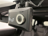 スイッチ操作により希望の車速(約40〜100Km/hで定速走行が出来る『クルーズコントロール』を装備しております。