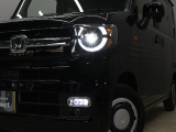 【LEDヘッドライト】悪天候や夜間走行時も良好な視界を確保し安心して運転できる高輝度LEDヘッドライトを装備!点灯速度が早く、消費電力も抑えられています!!