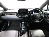 SUVならではの見晴らしの良い前方視界で快適なドライブをお楽しみいただけます!