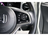Hondaセンシングの機能のひとつ、アダプティブクルーズコントロール付!アクセルから足を離しても設定したスピードと前車との車間を保ち走行してくれます!車線維持もアシスト☆高速道路で疲労軽減ですね☆