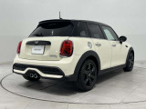 縦長のテールライトがMINIらしいスタイリッシュなデザインとなっています。