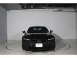 レクサスの厳しい基準とは、まず修復歴の車はございません。初年度7年未満、10万キロ未満など90項目にも及ぶチェックを行い、その基準をクリアした上質なお車だけを展示しております。