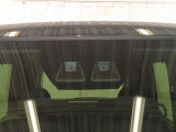 安全装備次世代スマートアシスト付です。毎日の運転で感じる不安や緊張を減らしヒヤッとするシーンの回避をサポートします。みんなに安全・安心を。