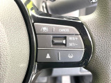 【アダプティブクルーズコントロール】高速道路での長距離走行が楽に!!自動で速度を保つクルーズコントロールが、衝突軽減システムと連携し、前方の車両を感知して車間を保つように速度調節してくれます!!
