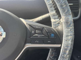 プロパイロット搭載です。アクセル、ブレーキを自動でコントロールして前のクルマとの車間距離を保つ手助けをします。