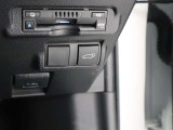 バックドアの開閉はボタンひとつで手間いらずです☆