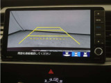 バックカメラ搭載です!車庫入れが苦手な人はもちろん、車両感覚に自信がある人にもお勧めです!見えない箇所が見えるようになるので、低い障害物や隠れてしまっている子供の存在等にも気付く事が出来ます。
