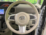 インテリアに合わせたデザインのステアリングは、運転される方のことも考え、運転しやすい形状、大きさです。是非一度、実際に触ってお確かめください。