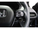 Hondaセンシングの機能のひとつ、アダプティブクルーズコントロール付!アクセルから足を離しても設定したスピードと前車との車間を保ち走行してくれます!車線維持もアシスト☆高速道路で疲労軽減ですね☆