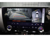 上から車両を見下ろしたような映像をナビゲーション画面に表示する「パノラミックビューモニター(床下透過表示機能付き)も搭載しています。