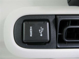 車内でお好きなエンタメ楽しめるHDMI&USBポート