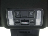電動のスライドドアで楽々スムース!運転席からも開閉の操作もできます♪キーのスイッチひとつで自動開閉できる便利な機能もついてます♪