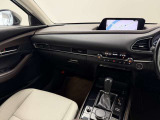 【展示車の状態】展示車は全て、マツダ車のエキスパートが、基本性能に関わる箇所を徹底的に点検。外装や室内に関しても、細部にいたるまで、しっかり清掃・洗浄を実施しています。