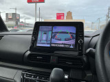 アラウンドビューモニターは車庫入れの強い味方となってくれます。上から車を見下ろすように視ることで、駐車場枠内にビシッと真っ直ぐ停めれます!☆一度使ったらわかって頂けます☆