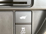 【パワーバックドア】スマートキーや運転席のボタンを押すだけでリアゲートが自動で開閉します!荷物を持っている時や、高い位置にあるバックドアを閉める際に便利な機能です♪