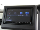 ナビゲーションはパナソニックSSDナビ(CN-E300D)を装着しております。AM、FM、CD、Bluetooth、ワンセグTVがご使用いただけます。初めて訪れた場所でも安心ですね!