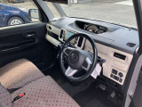高いホールド性で運転姿勢が安定します。長距離ドライブでも疲れにくいのが魅力です。快適なドライビングライフをお送りください♪