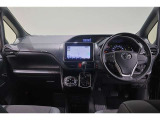 必要な装備を使いやすい位置に配置した機能的な運転席まわり。操作感や車両感覚など、ぜひ運転席に座って確かめてください。