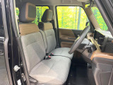 運転席シート廻りは使用感も少なく、良好な状態となっています。前オーナー様が丁寧に使っていたことがよくわかりますね。
