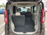 シートアレンジ出来ます!荷物の形状に合わせてシートを倒し、無駄なく車内を活用できます!
