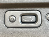 【パワーバックドア】スマートキーや運転席のボタンを押すだけでリアゲートが自動で開閉します!荷物を持っている時や、高い位置にあるバックドアを閉める際に便利な機能です♪