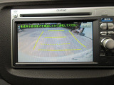バックカメラの画像です。ガイドラインがスムースな車庫入れをサポートいたします。車庫入れの安心感がアップしますね。