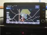 純正9インチHondaCONNECTナビ(LXM-242ZFNi)&バックカメラが装備されているので、普段の使い勝手もロングドライブも快適です。