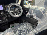 運転席・助手席の俯瞰視点です!乗った際のイメージが湧きます!