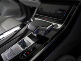 ナビゲーションアップデート・エンジンルーム・ボディ、内装クリーニングサービス(納車前)★直通電話042-487-3925★audi.ap.chofu@audi-vw-retail.co.jp★