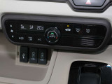 オートエアコンですので、車内を快適な空間に出来ます♪
