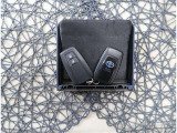 【スマートキー】キーをバッグやポケットに入れたままでもドアロックの開閉が出来るほか、エンジンキーを挿さなくてもエンジンスタートストップが出来ちゃいます!