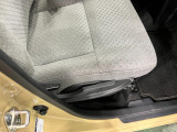 痛みの出やすい運転席シートの角、フロアマット、座面、ともに良好です