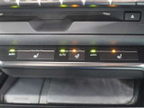 ステアリングヒーターやシートヒーターが装備され、快適なドライビングをサポートします。