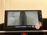 画面切り替えが可能です。フロントタイヤ左右をアップする事で駐車時の寄せる際に活躍します