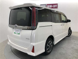 万が一の場合にお助けになる 自動車保険やJAFも取扱いしています。土日も対応してますよ ♪♪