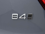 B4  AWD エンブレム