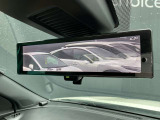 スマートルームミラー・後部座席に人が座っている時や、荷物が多い際でも後方確認がしやすいです。