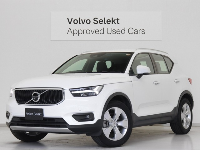 XC40 B4 AWD モメンタム 4WD 