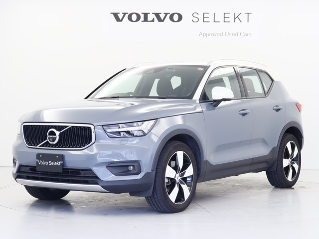 XC40 B4 AWD モメンタム 4WD 