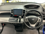 【前方視界】開放的な前方視界!運転がしやすく疲れにくいです♪窓が大きく、見通しがとっても良いおクルマですよ♪