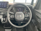 運転中に操作が楽なステアリングスイッチ付き!