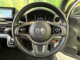 【純正革巻きステアリング】上質な革を使用することで、手にしっかり馴染みとても運転しやすいハンドルです♪