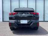 ご納車前には、BMWを熟知したメカニックによる100項目の点検・整備を行います。不具合箇所、交換時期に達している部品に関しましては、全て当社負担で交換してからのご納車となります。