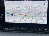 見やすい純正ナビ、操作もスムーズです。TVも高画質、音楽も高音質で楽しめます。楽しいドライブを!
