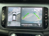 車を上から見下ろしているかのような映像で周囲の状況を確認できるアラウンドビューモニター。狭い駐車場や駐車が苦手な方でも安心。