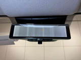 バックミラーに映像も映ります☆たくさんの荷物や大勢の人が乗っても視界問題なしです☆ワンタッチで普通の鏡にも切り替えできるので安心ですよ☆