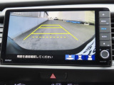 リアワイドカメラシステム!従来の視野に加えて、後方側方を約180&deg;まで見えるワイドビューと、後方を真上から見たような視野で駐車時などに便利なトップダウンビューの3つの視野があります!
